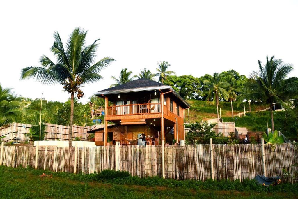 タガイタイ Modern Bahay Kubo In A Farm Near Tagaytayヴィラ エクステリア 写真