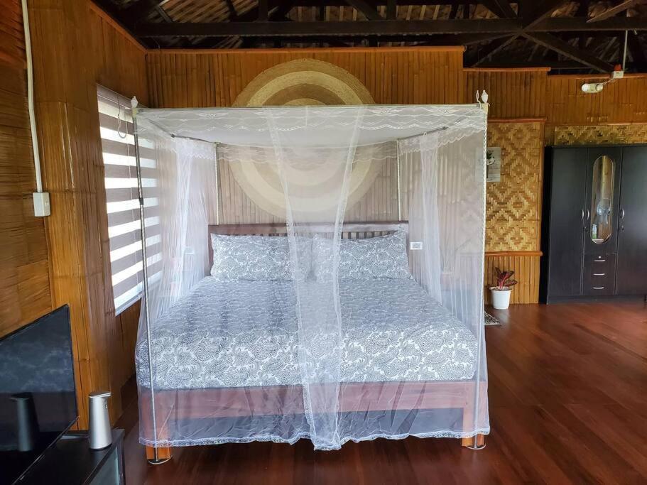 タガイタイ Modern Bahay Kubo In A Farm Near Tagaytayヴィラ エクステリア 写真