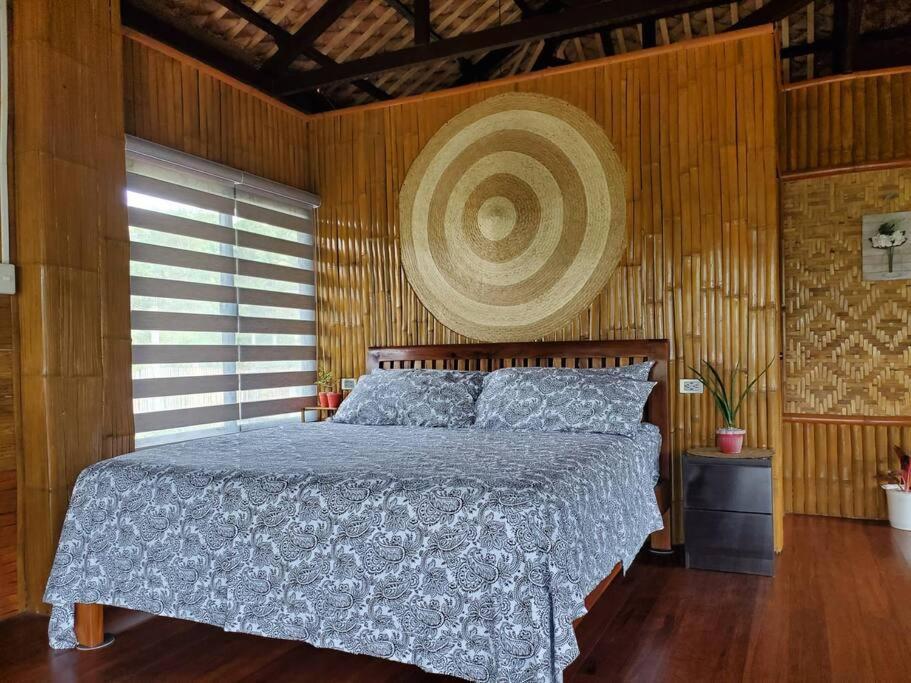 タガイタイ Modern Bahay Kubo In A Farm Near Tagaytayヴィラ エクステリア 写真